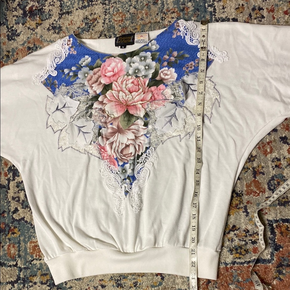IVONNE MARIE Vintage Floral Print Women's Sweater with Lace Details - Picture 9 of 9